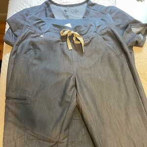 FIGS SCRUBS SIZE SMALL
